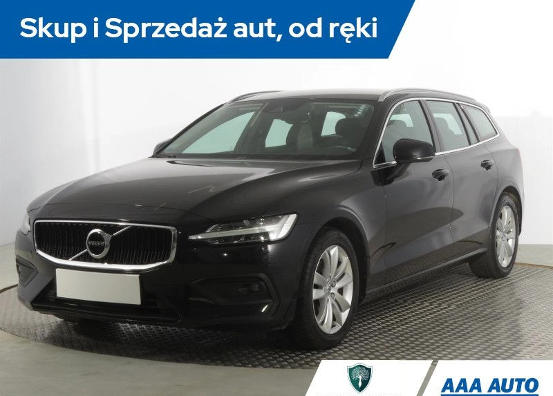 Volvo V60 cena 96000 przebieg: 145172, rok produkcji 2019 z Supraśl małe 254